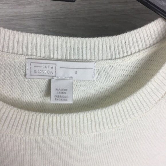 14th & Union Crochet Lace Sleeve Sweater - Picture 3 of 4